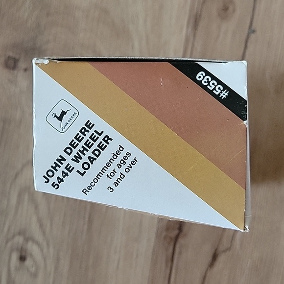 Vintage ERTL John Deere 1/64 Scale 544E Wheel Loader NIB-Stock #5539 - Picture 4 of 7